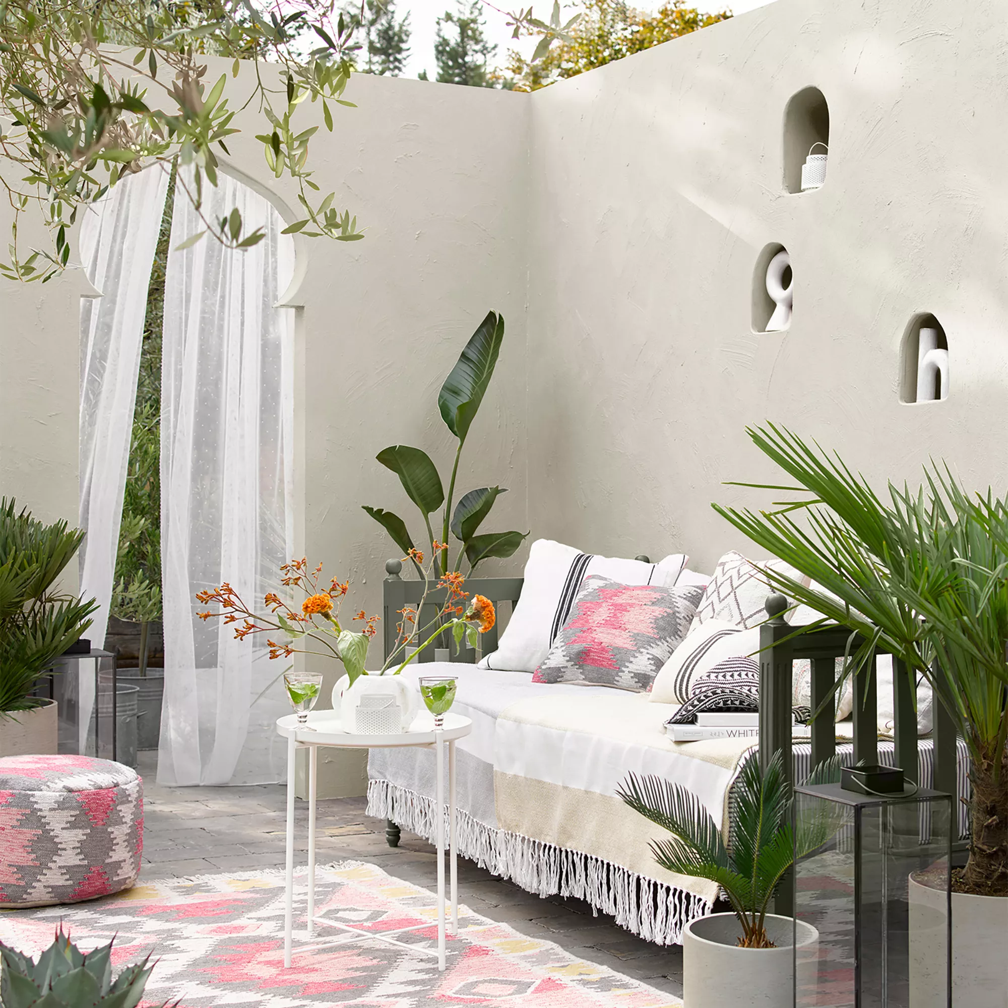 Sandtex Chalk Hill Matt Masonry Paint, 10L Tub 6 Sandtex Chalk Hill Matt Masonry Paint, 10L Tub - Image 6