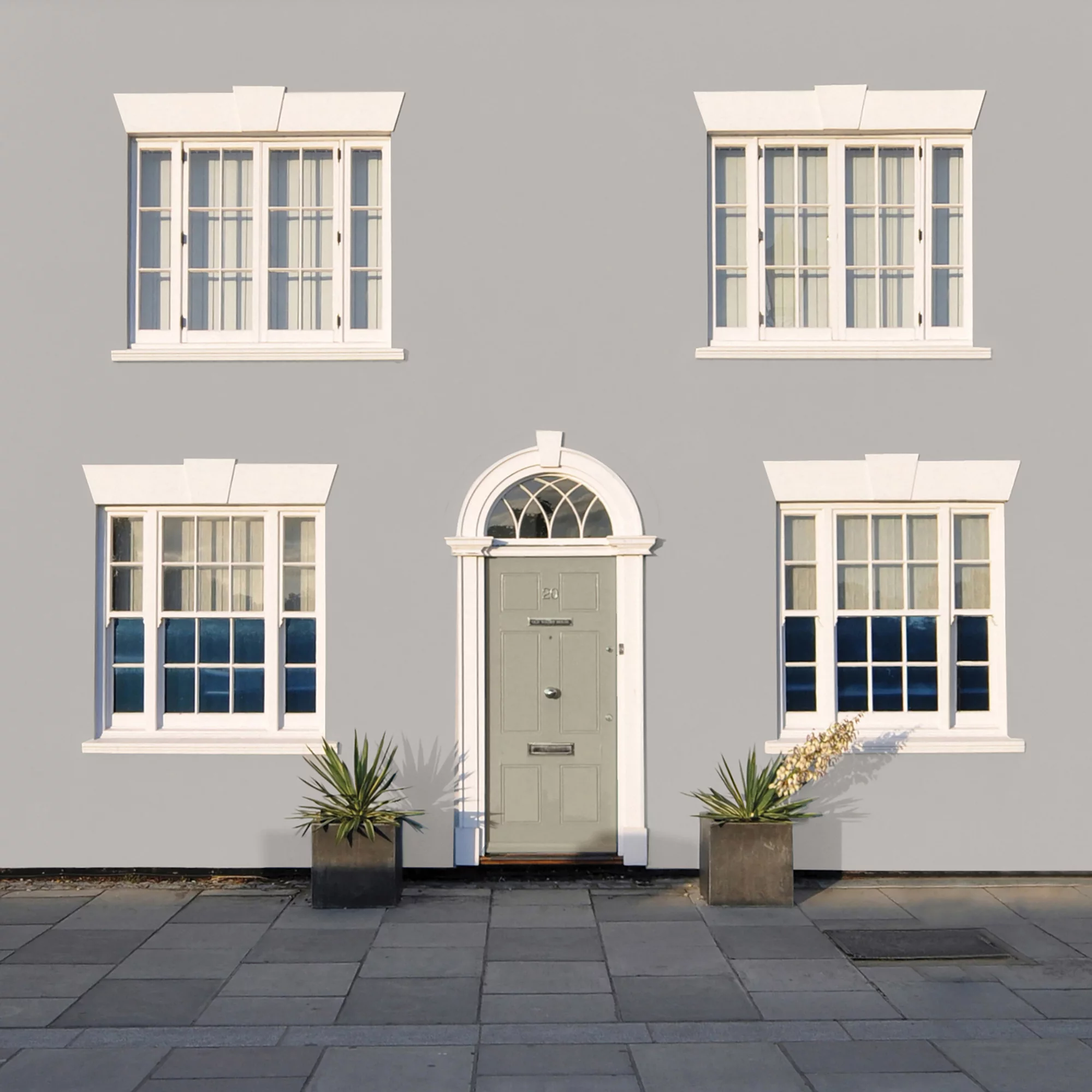 Sandtex Ultra Smooth Plymouth Grey Masonry Paint, 10L 4 Sandtex Ultra Smooth Plymouth Grey Masonry Paint, 10L - Image 4